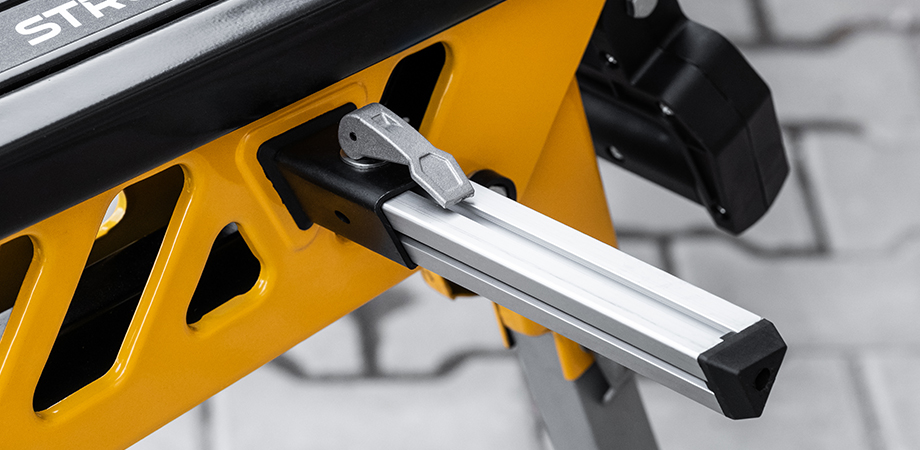 strongbold_s1_with_accessories_920x450px_005